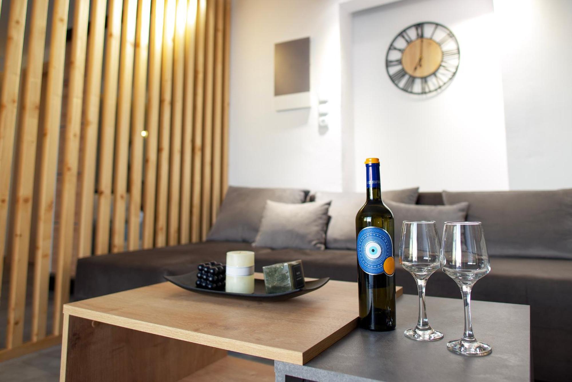 Kiriakos Apartment Каламата Екстер'єр фото